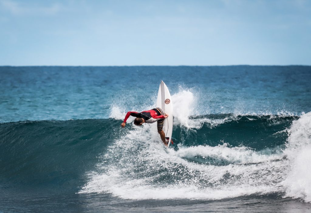 Radikaler turn auf dem shortboard